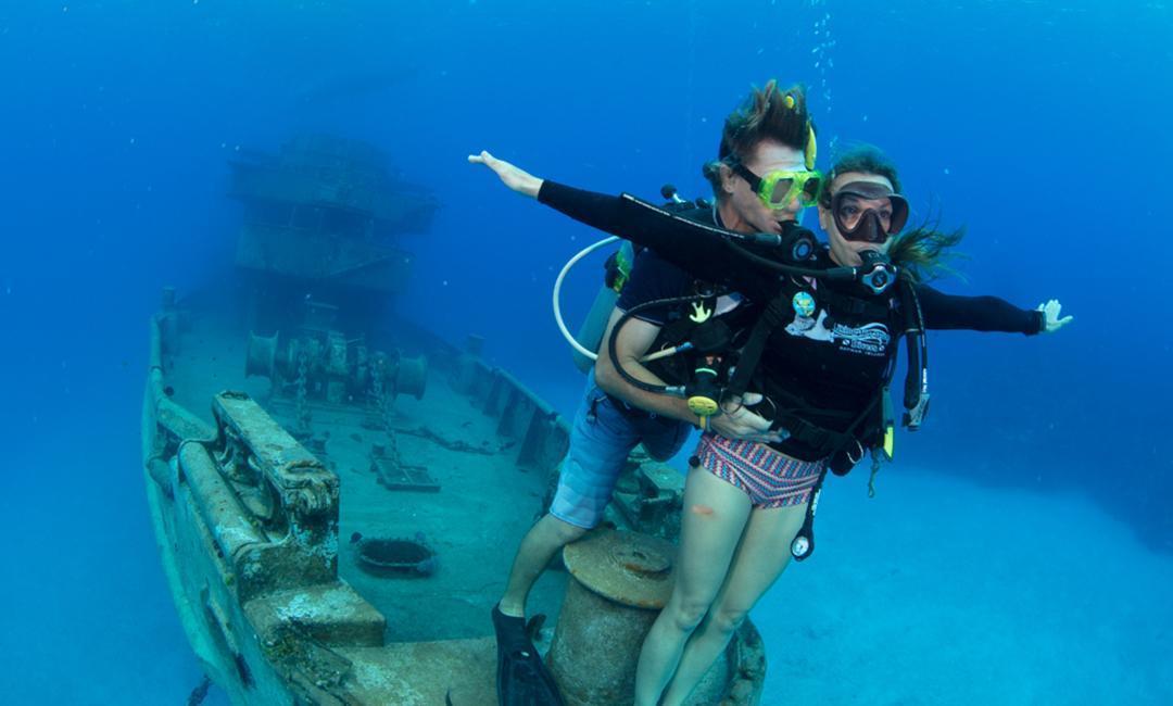 Uss Kittiwake Diving Grand Cayman Living The Dream Divers